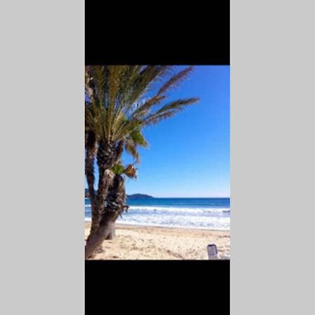 Au Petit Bonheur Vue Mer, Parking, 400M Plage Le Lavandou Bagian luar foto