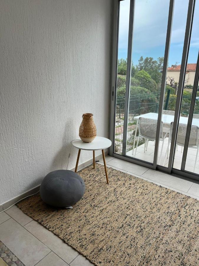 Au Petit Bonheur Vue Mer, Parking, 400M Plage Le Lavandou Bagian luar foto
